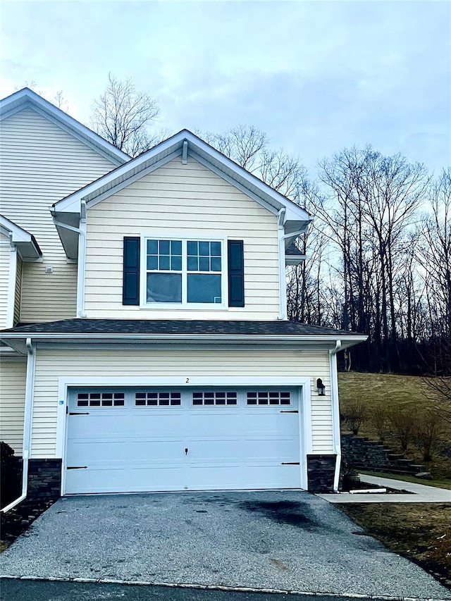 view of front facade featuring a garage