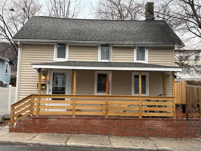 view of front of property featuring a porch