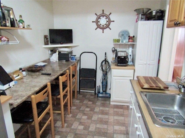 kitchen featuring sink