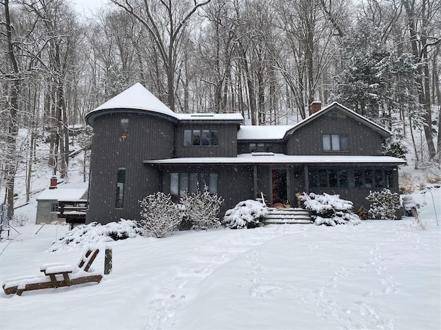 view of front of property