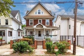 view of front of home with covered porch