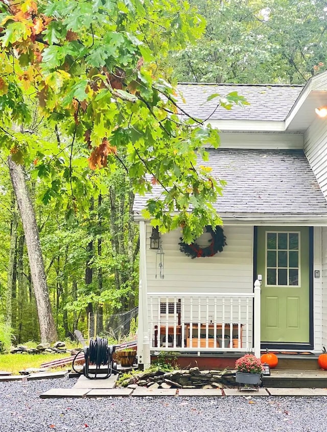 entrance to property with covered porch