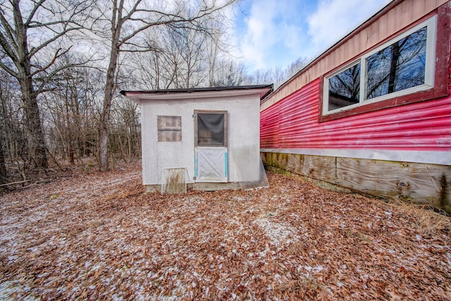 view of outbuilding