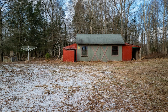 view of outbuilding