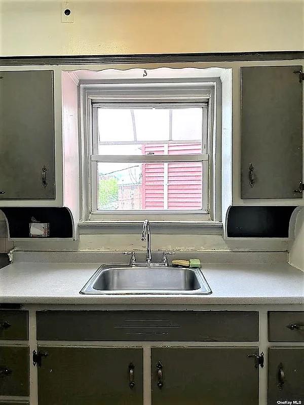 kitchen featuring sink