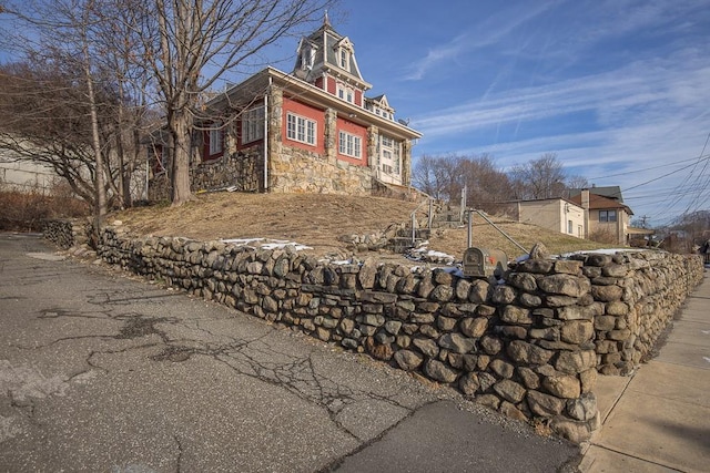 view of home's exterior