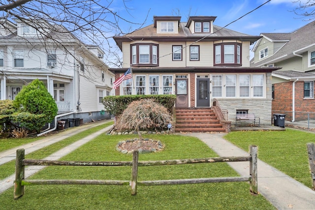 view of front of house featuring a front yard