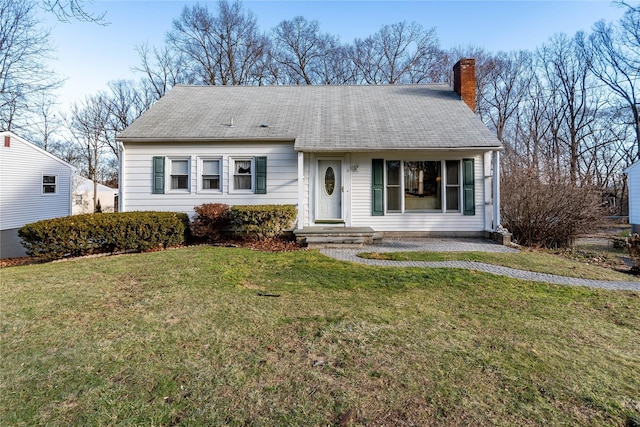 view of front of property with a front lawn