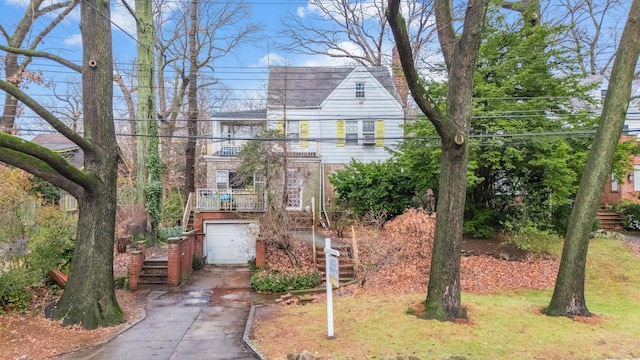 view of front of house with a garage