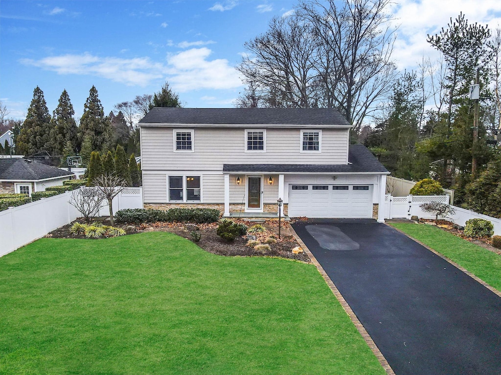 view of front of house with a front yard