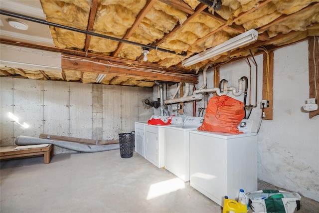 basement with washing machine and dryer