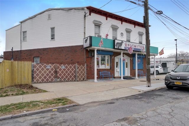 view of front of house