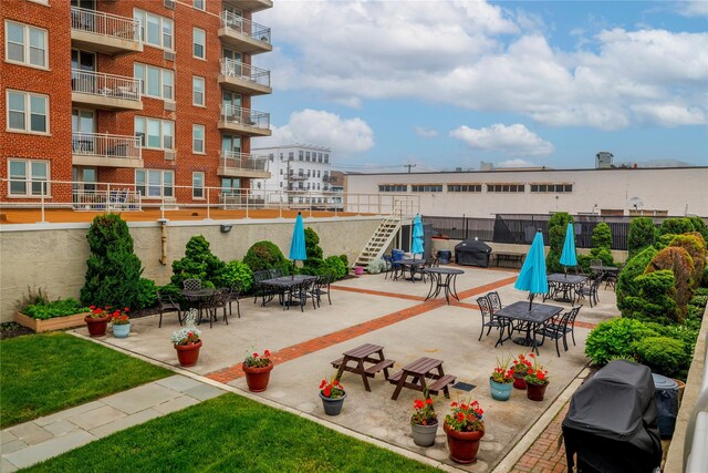 560 W Broadway Unit 4G, Long Beach, NY 11561 - photo 2