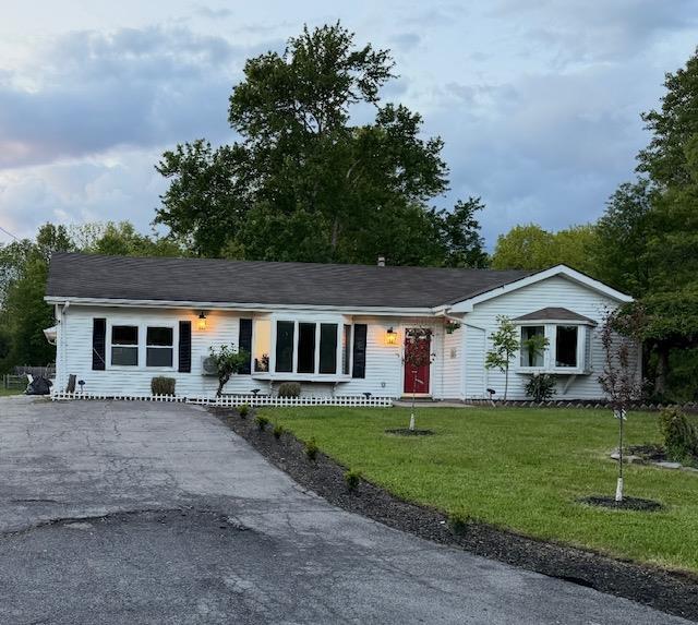 1037 Ridgebury Rd, New Hampton, NY 10958 - single story home with a front yard and driveway