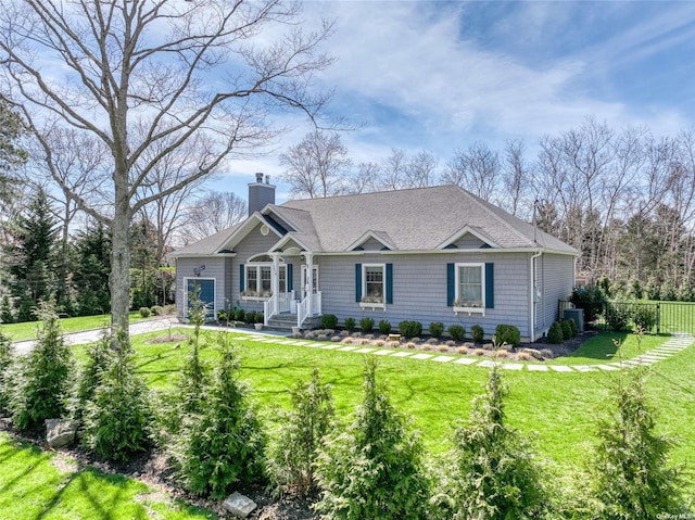 view of front of house with a front yard