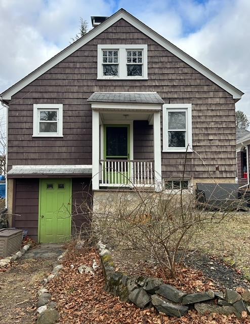 view of front of home featuring a porch