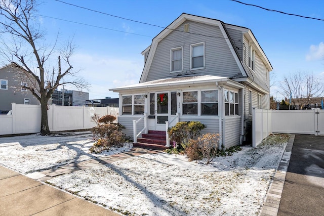 view of front of house