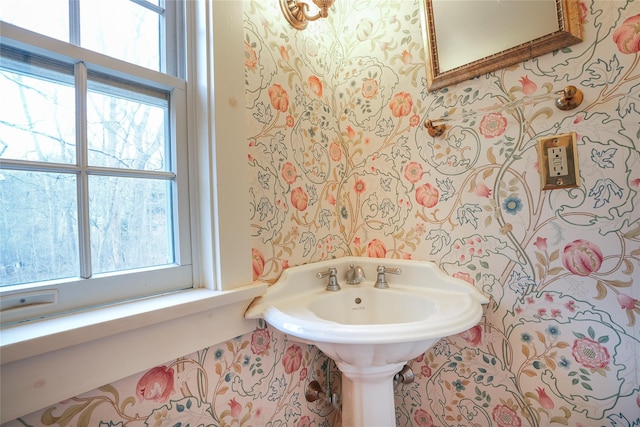 bathroom with a wealth of natural light