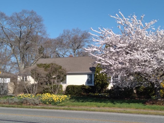 view of side of property