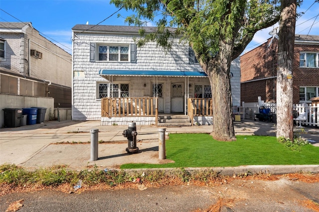 view of front of property with covered porch