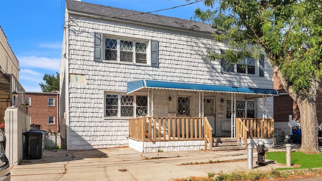 view of front of house