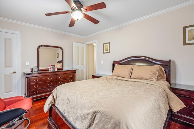 bedroom featuring ceiling fan, crown molding, and dark hardwood / wood-style floors