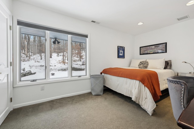 bedroom featuring carpet, visible vents, baseboards, and recessed lighting