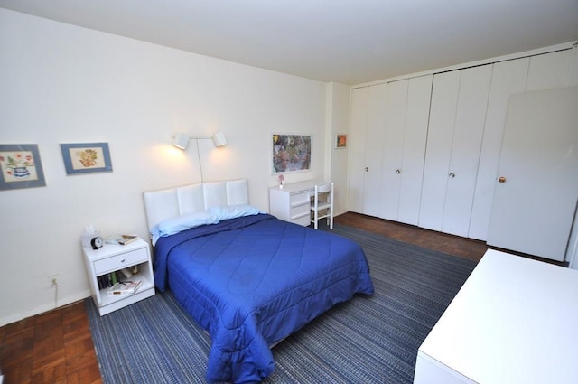 bedroom featuring a closet