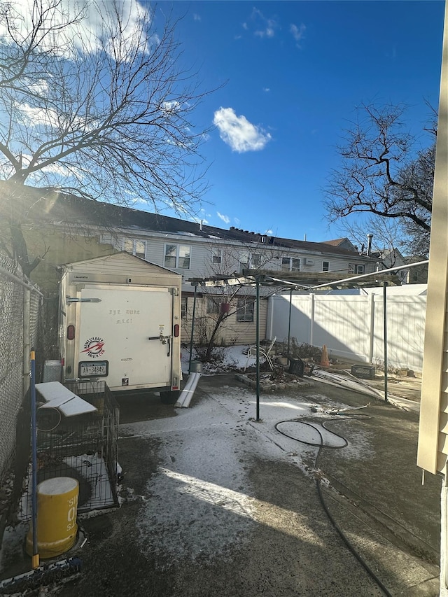 exterior space featuring an outbuilding