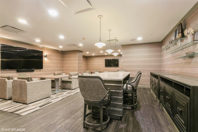 dining area with dark wood-style floors, visible vents, and recessed lighting