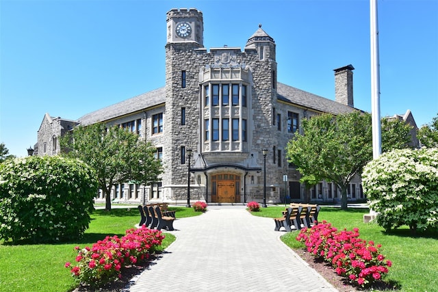 view of building exterior