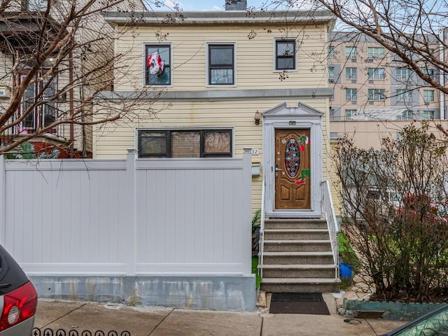 view of italianate home