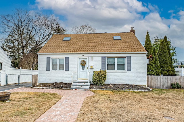 view of front of property with a front yard