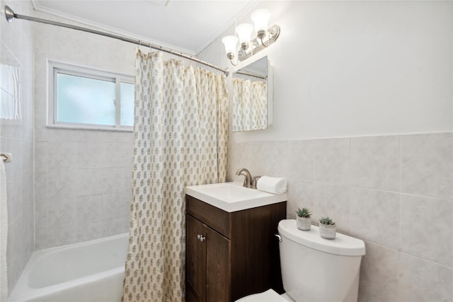 full bathroom featuring vanity, shower / bath combination with curtain, crown molding, and toilet