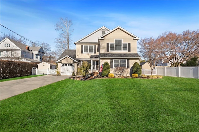 view of front of home featuring a front yard