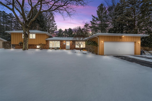 view of front of house featuring a garage