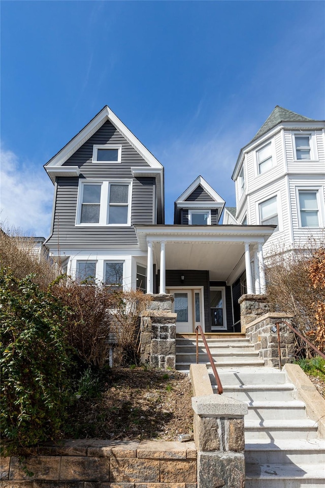 view of front of home featuring a porch