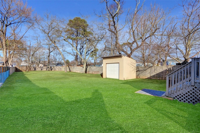 view of yard featuring a storage shed