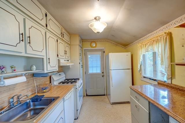 939 Thompson Dr, Bay Shore, NY 11706 - photo 12
