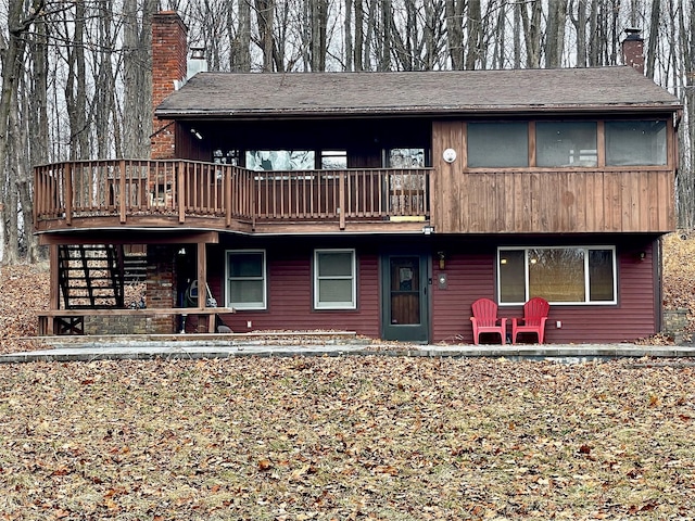 view of front facade featuring a deck