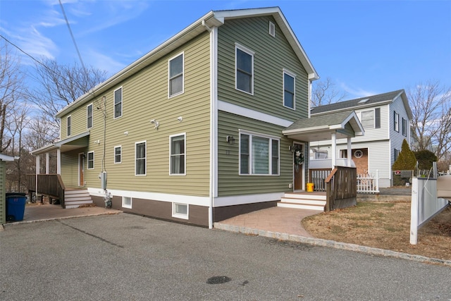 view of front of property