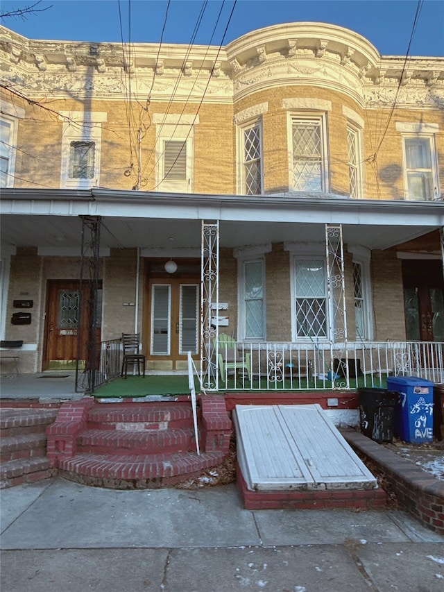 view of front facade featuring covered porch