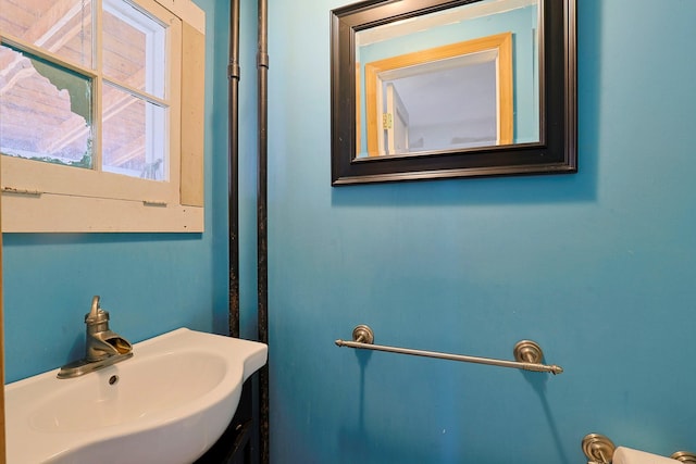 bathroom with sink