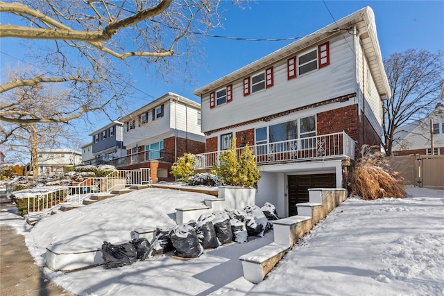 view of front facade featuring a garage