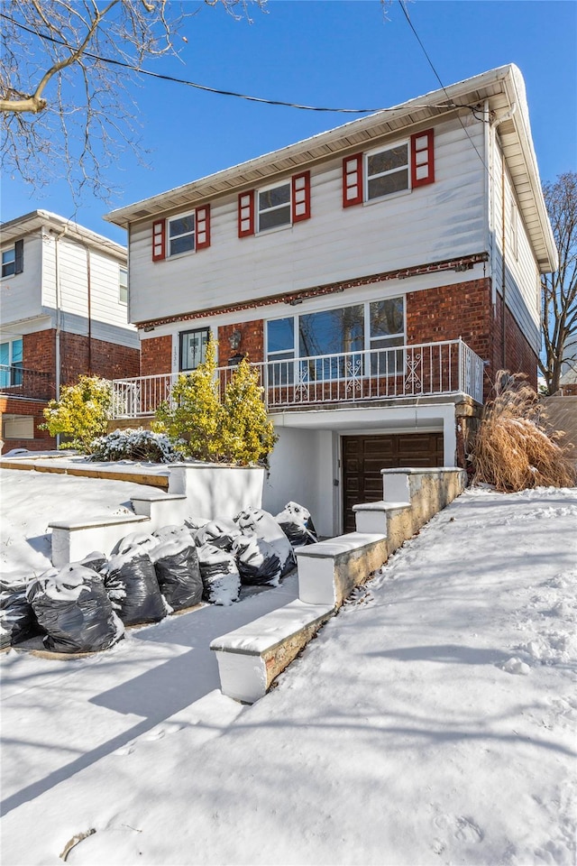 view of front facade with a garage