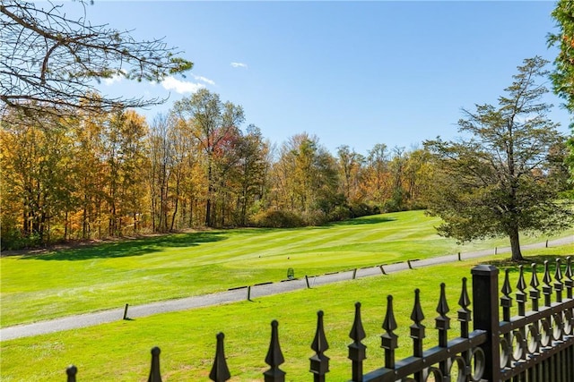 view of home's community featuring a lawn