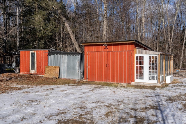 view of outbuilding