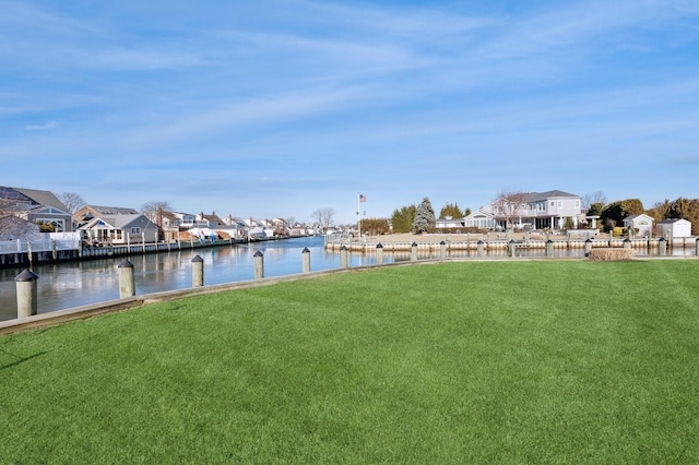 view of yard featuring a water view