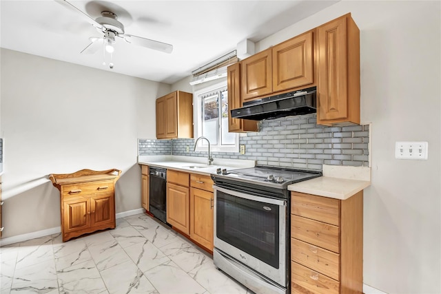 kitchen with tasteful backsplash, stainless steel range with electric stovetop, ceiling fan, sink, and dishwasher