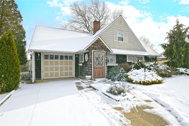 view of front facade featuring a garage